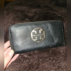 Tory Burch Black Leather Zip Wallet